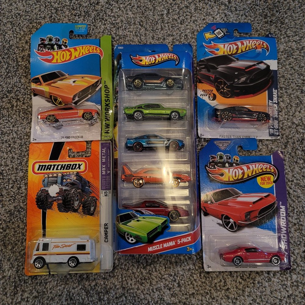 Lot of 9 Hot Wheels & Matchbox Cars NEW